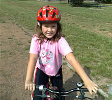 dieta s prilbou na bicykli