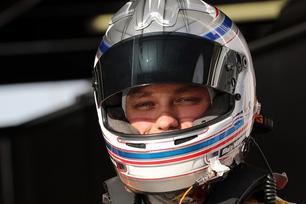 mato-homola-pretekar-automobil-wtcr-prilba